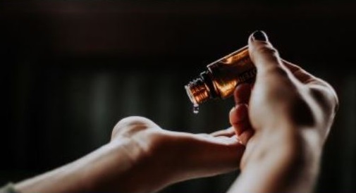 Apprendre à connaître et utiliser les huiles essentielles en toute sécurité